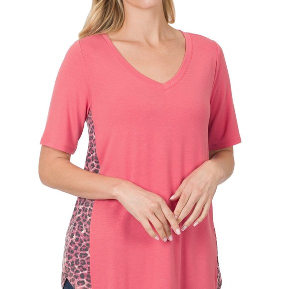 Zenana Desert Rose Contrast Leopard Side Panel V-Neck Top - Picture 3 of 3